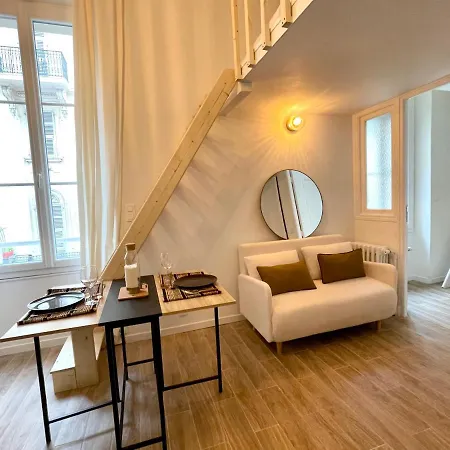 Cosy Cocoon - 2 To 4 Travelers. * Nice
